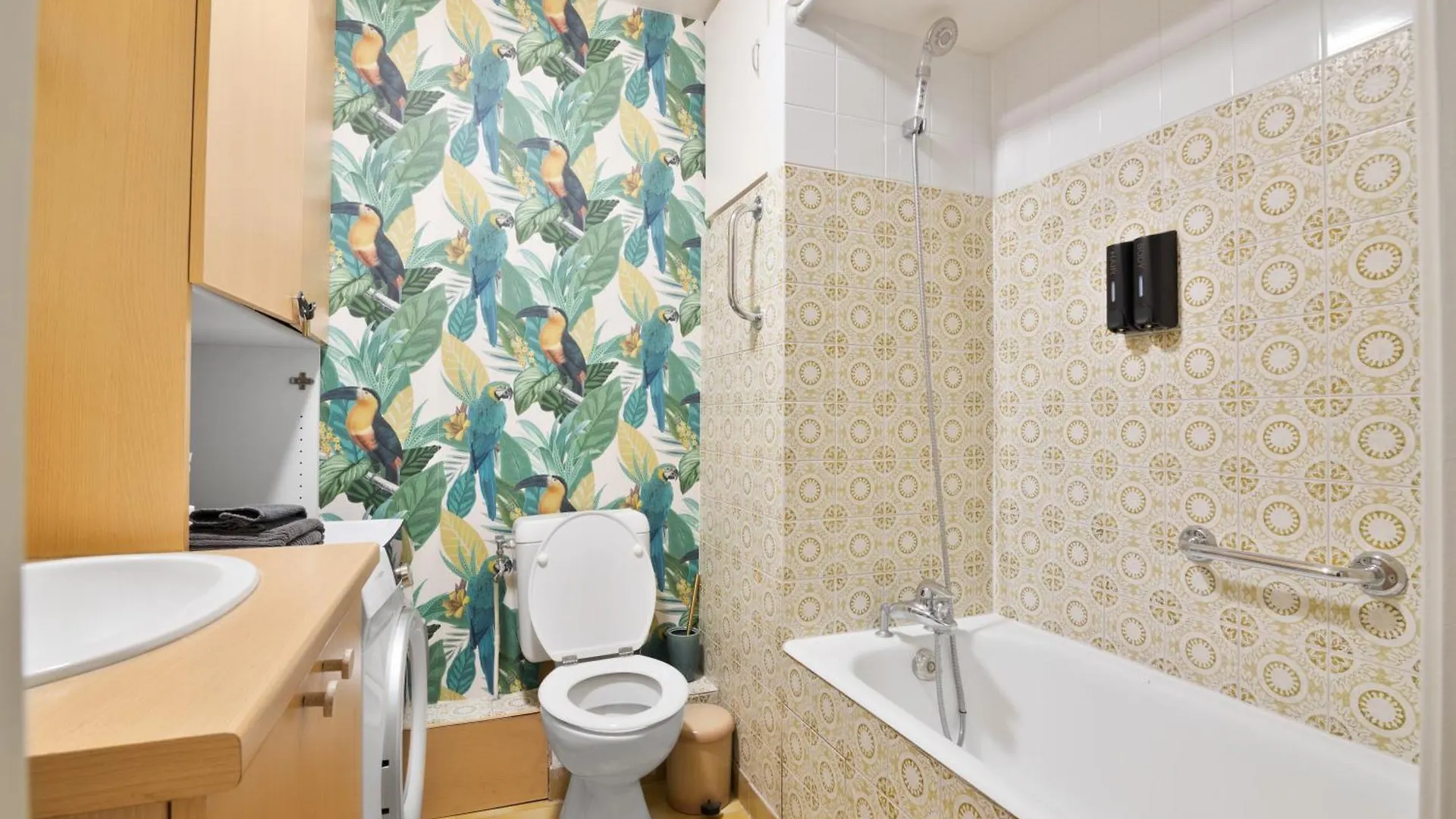 Appartement Republique Jemmapes Free Netflix *