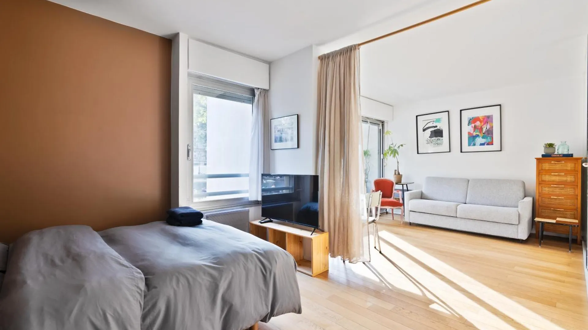 Republique Jemmapes Free Netflix Apartment *